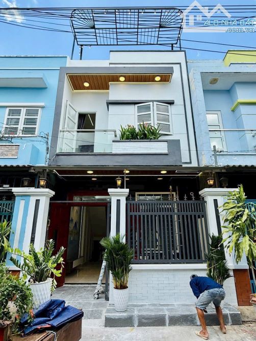 Bán nhà THẠNH XUÂN 25. Q12_ 4.8x11m_ 2 tầng_ tặng FULL NỘI THẤT, Hẻm 6m. 4ty550