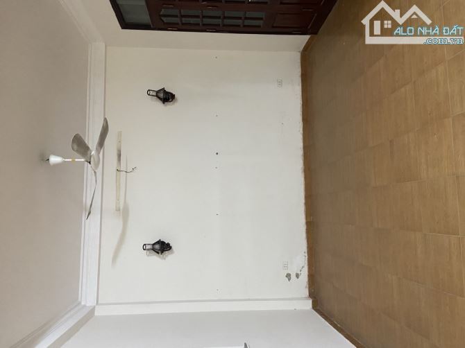 Bán nhà riêng đường Hoàng Sâm, 40m2, 4 tầng. Gần trường, chợ, TT thương mại, gần ô tô.