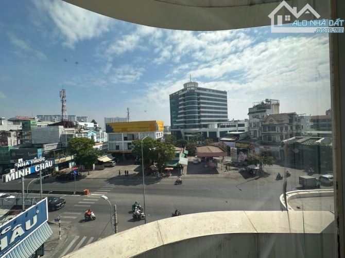 Nguyễn Oanh - Siêu Phẩm góc GV 663m2
