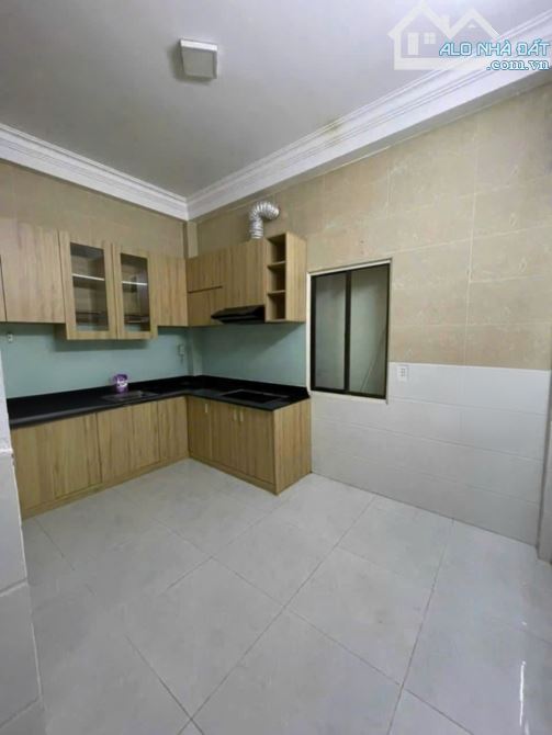 KHU NỘI BỘ 4 CĂN HXH CÁCH MT 20M 4 TẦNG 45M2 (4X9.3). 4PN ĐANG CHO THUÊ NGUYÊN CĂN 16/THÁN