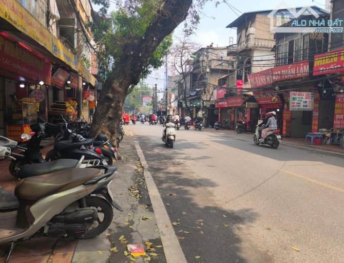 GẤP GẤP 💥💥💥BÁN NHÀ LÔ GÓC MẶT TIỀN 9M LA THÀNH - Ô TÔ- KINH DOANH GIÁ 35,5 TỶ