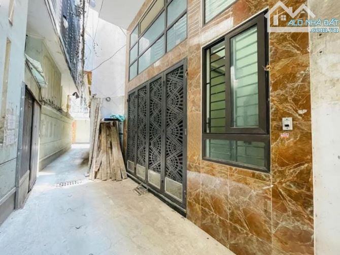 KHƯƠNG TRUNG, CCMN DT 40TR/THÁNG, 5M RA NGÕ OTO, 10.3 TỶ 5 TẦNG 43M2 8PKK, SỔ ĐỎ VUÔNG ĐẸP
