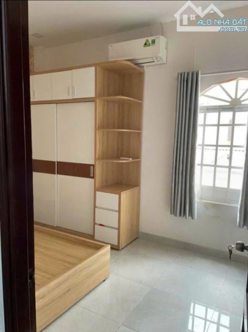 KHU NỘI BỘ 4 CĂN HXH CÁCH MT 20M 4 TẦNG 45M2 (4X9.3). 4PN ĐANG CHO THUÊ NGUYÊN CĂN 16/THÁN