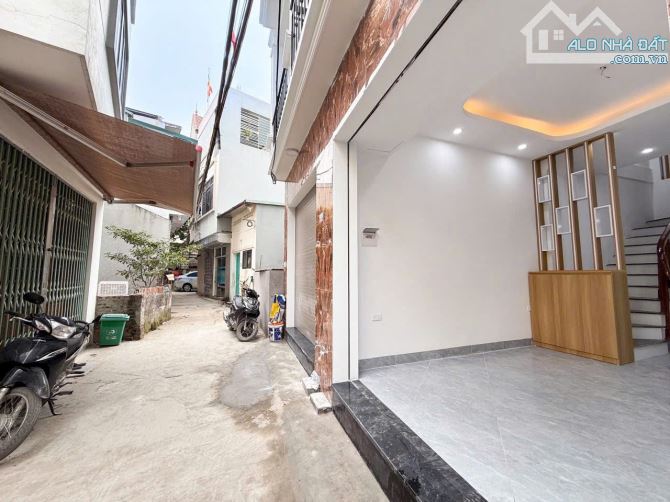 Bán nhà Kim Chung, Hoài Đức 39M 5 Tầng, 5 ngủ, ô tô đỗ gần nhà, view thoáng giá 5 tỷ