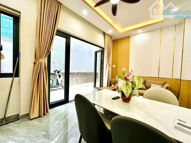 Villa Mini Góc 2 MT Hẻm - Đường CMT8 Tân Bình - Chỉ Hơn 5T - 10