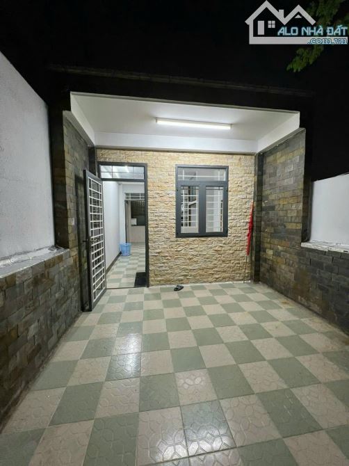 NHÀ SẠCH SẼ 2 LẦU + SÂN THƯỢNG THOÁNG MÁT 4PN 3WC HẺM LÊ HOÀNG PHÁI - 10