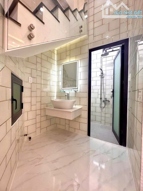 NẮM CHÍNH CHỦ BÁN NHÀ 2 TẦNG HẺM 28 HUỲNH PHAN HỘ - 10