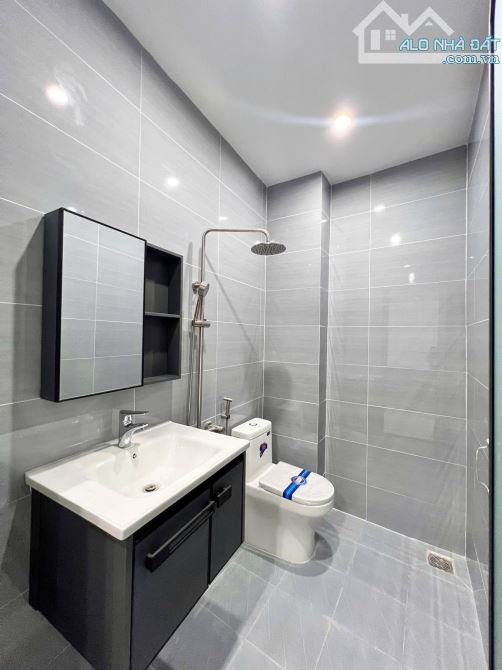 NẮM CHÍNH CHỦ BÁN NHÀ 2 TẦNG HẺM 5M  NGUYỄN VĂN LINH - 10
