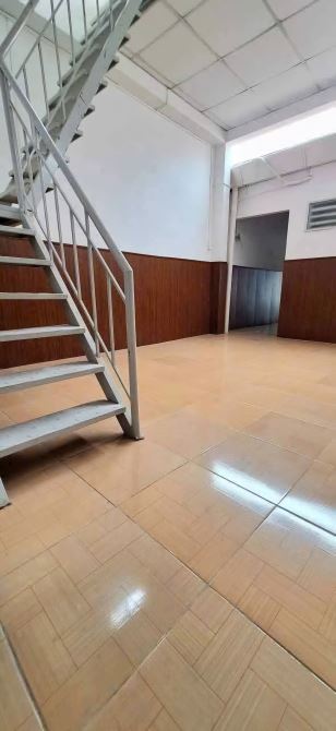 NẮM CHÍNH CHỦ BÁN NHÀ 2 TẦNG MẶT TIỀN ĐƯỜNG HÀNG XOÀI - 10