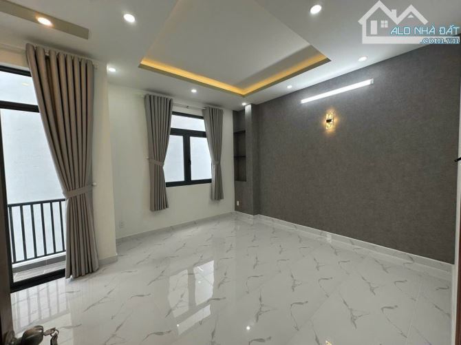 BÁN NHÀ ĐẸP 3 TẤM GẤP TẠI Q4 GIÁ 5TỈ 790 TL VỊ TRÍ 1/ KHU DÂN CƯ DT 5.9*9 GIÁP Q1 - 10
