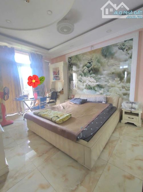 BÁN BIỆT THỰ 4 TẦNG P. TÂN PHONG, QUẬN 7, 7M x 18M, 28 TỶ - 11