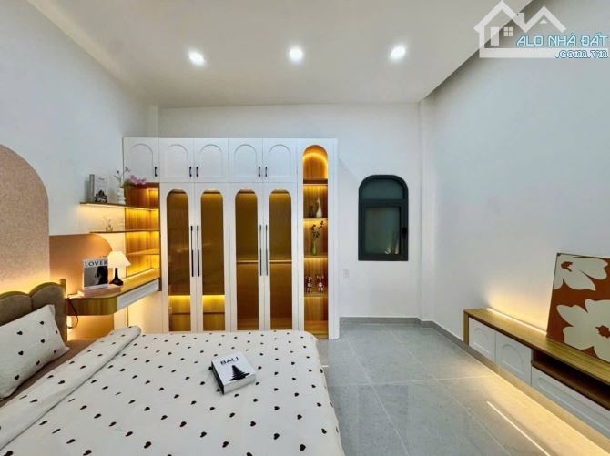 Gấp bán HẠ GIÁ 200 triệu - Chỉ còn 5 tỷ 250 cho Nhà phố 2 Tầng 4mx12m Full nội thất - 11