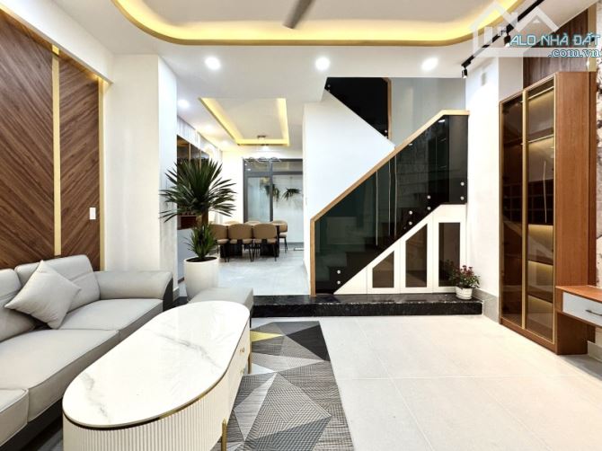 BÁN NHÀ XÂY MỚI 3 TẦNG - Ô TÔ ĐỖ CỬA - Đ. NGÔ ĐỨC KẾ, BÌNH THẠNH - 51M2 (4.8x11) - 8.3 TỶ - 11