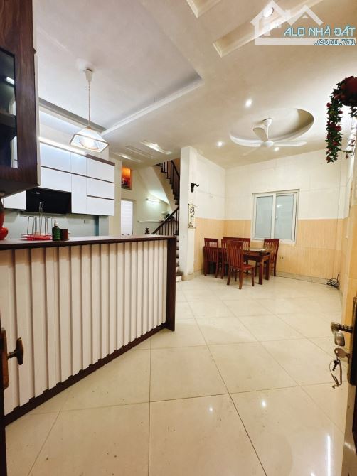 BÁN NHÀ 6 TẦNG 55M2 - CẦU GIẤY - GIÁ 13.5 TỶ - 11