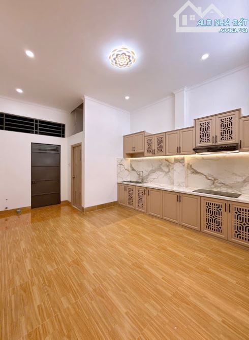 NẮM CHÍNH CHỦ BÁN NHÀ 2 TẦNG MẶT TIỀN ĐƯỜNG SỐ 5 - 11