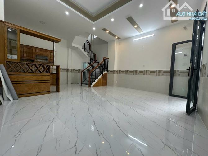 BÁN NHÀ ĐẸP 3 TẤM GẤP TẠI Q4 GIÁ 5TỈ 790 TL VỊ TRÍ 1/ KHU DÂN CƯ DT 5.9*9 GIÁP Q1 - 11