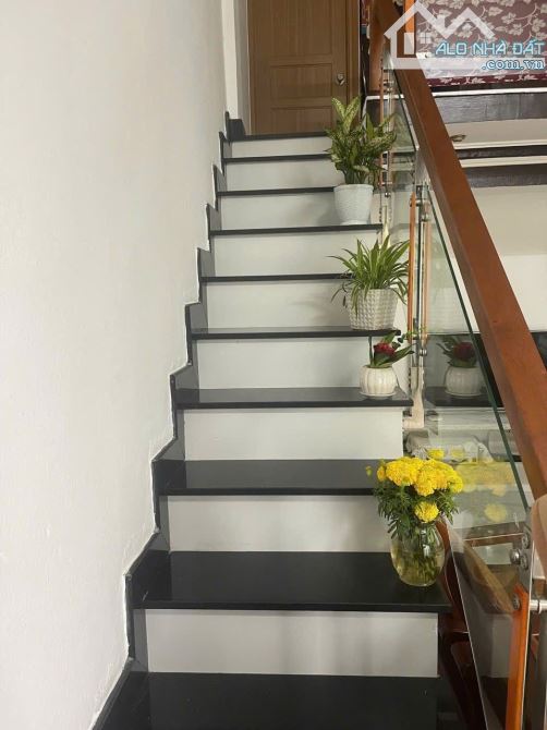 SIÊU PHẨM 4 TẦNG – NGUYỄN CHÁNH – 126M² – 9,3 TỶ - 1