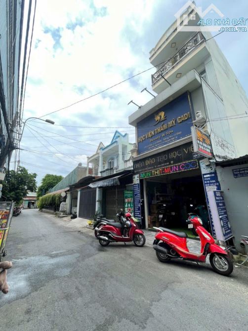 SIÊU PHẨM 4 TẦNG MẶT TIỀN KINH DOANH HIỆP THÀNH Q12 GIÁ RẺ NHƯ TRONG HẺM. - 1
