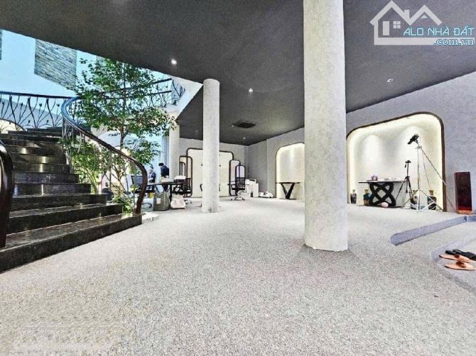 TRUNG YÊN - Siêu phẩm BT mặt phố 150m² 5 tầng, mặt tiền 5.6m – Khu hiếm nhà bán, đắc địa - 1