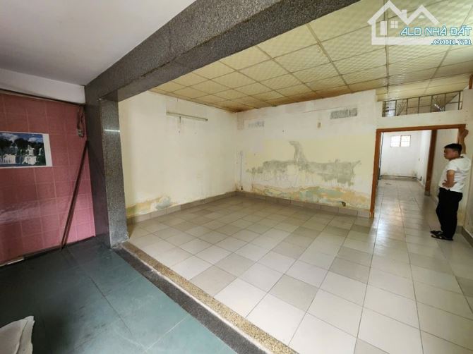 Nhà cấp 4 lợi thế ngang 5,5 M DT: 75m2 Huỳnh Tấn Phát Q7 chào 5,1 Đồng thương lượng - 1
