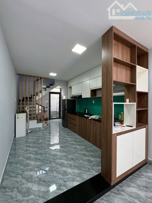 Bán nhà kế trường THCS Lê Văn Hưu có sẵn dòng tiền, thuận tiện cho thuê hoặc kinh doanh. - 1