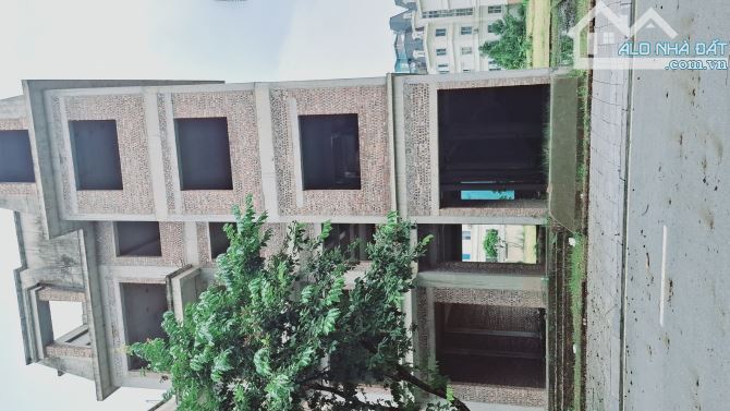 Cần bán biệt thự lideco , dt 243m cạnh hồ , 2 mặt đường trước sau , giá 135tr/m - 1