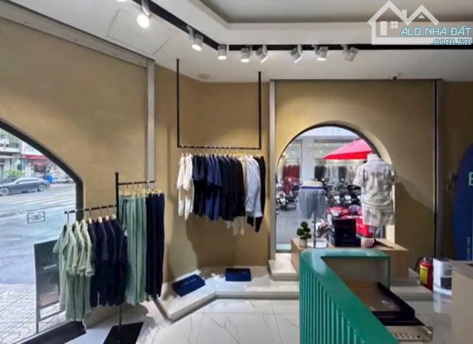SIÊU PHẢM ! Nhà Góc 2 Mặt tiền 416 Võ Văn Tần, P.Bàn Cờ | DT: 6x9m | HĐT : 60tr/thang | - 1