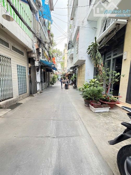 Nhà đẹp Quận 10-Hẻm 6M-Tiện KD-Giáp Quận 1-Sát MT Lê Hồng Phong-P1-37m2-4,1x9-4tầng-3PN - 1