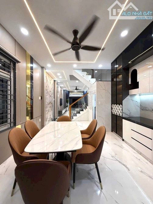 Chốt gấp căn nhà đẹp 63m2 ngay Đ. Bùi Thị Xuân, Tân Bình. Giá: 3 Tỷ 110tr, có SHR - 1