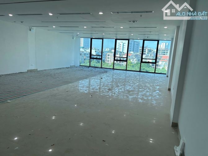 Tòa văn phòng, Lô góc 3 thoáng mặt phố Trịnh ĐÌnh Cửu, DT180m2 xây 9T MT9m giá 122 tỷ - 1