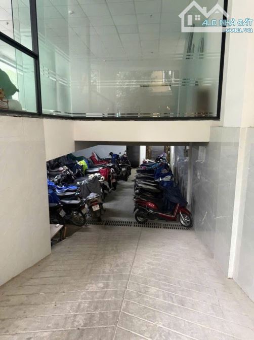 BÁN TOÀ NHÀ VĂN PHÒNG TTCẦU GIẤY – PHÂN LÔ VIP – NGÕ TO NHƯ PHỐ. 180M2 9 TẦNG + HẦM. - 1