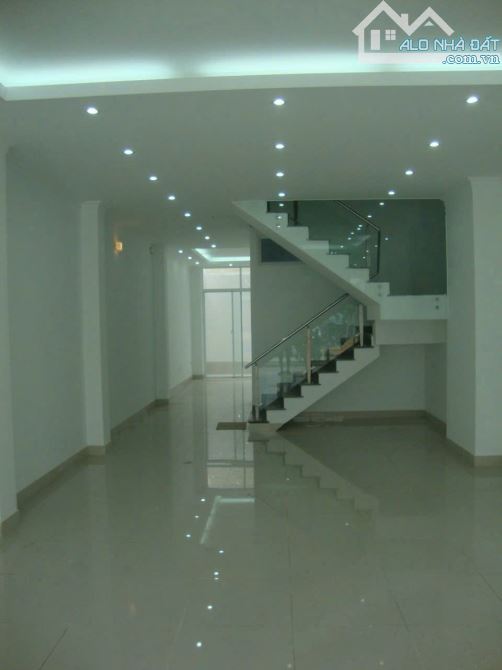 Bán nhà mặt tiền đường Nguyễn Quý Đức, An Phú (cũ), Quận 2 - DT 100m2 - 32 tỷ - 1