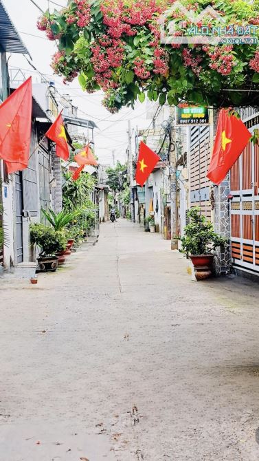Bán Nhà Sát CVPM Quang Trung Q12 - 40M2( 4 10)- Cấp 4-HXH- Chỉ 3,25Tỷ. - 1