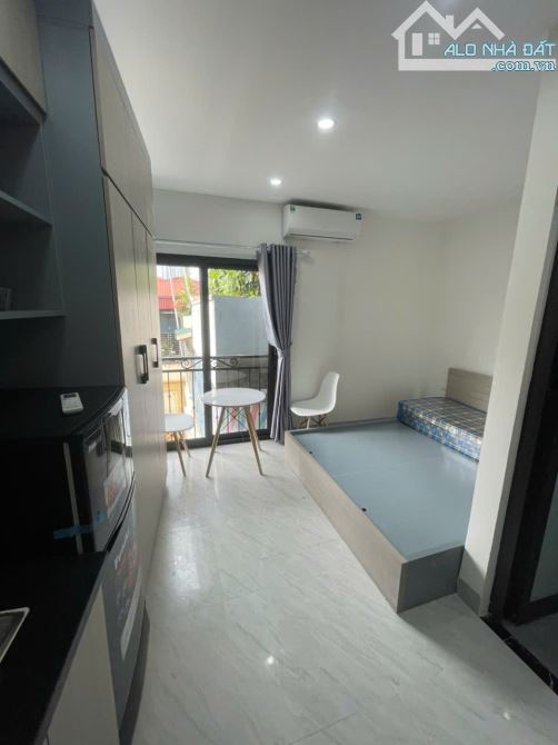 Cho Thuê CCMN Ngõ 112 Yên Hoà Cầu Giấy 25m2 Studio Ban Công Thang Máy Full Đồ Gần Chợ - 1