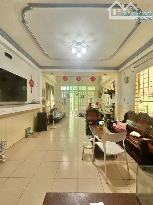 🏡NHÀ 4 TẦNG ĐÚC – ĐỐI DIỆN BV AN BÌNH – QUẬN 5 – 63M2 – 5PN – GIÁ TỐT 📍 Vị trí cực đẹp: - 1