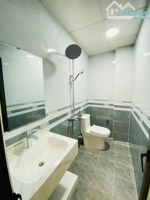 Tìm đâu ra căn ngõ oto, gần đường lớn lại full nội thất, giá lại chỉ 2 tỷ tý Nhà Kì Bá HY - 1