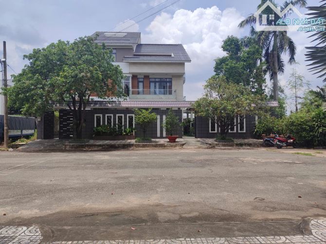 CHÍNH CHỦ BÁN GẤP - BIỆT THỰ 600M2 - 4 TẨNG - HÀ HUY GIÁP - THẠNH XUÂN - Q12. GIÁ: 36 TỶ - 1