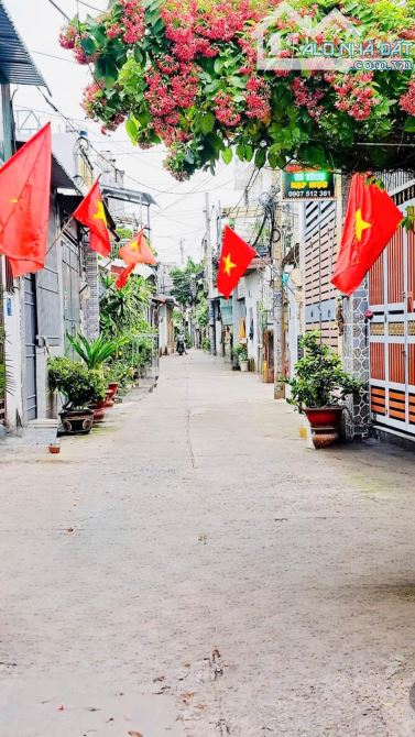 Bán Nhà Sát CVPMQT- Q12- 40M2(4 x10 )- Cấp 4- HXH- Chỉ 3,25 Tỷ. - 1