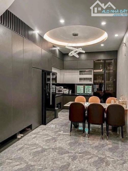 Khu vực Xuân La, Xuân Đỉnh , 36m2 nhỉnh 8 tỷ, ô tô đỗ, sát mặt phố, full nội thất , hiếm - 1