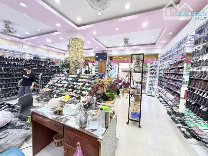 Bán Gấp Nhà Mặt Phố chuyên Vàng Bạc, Đá Quý chợ An Đông, Quận 5 - Ngang lớn 8m - 5 tầng - 1