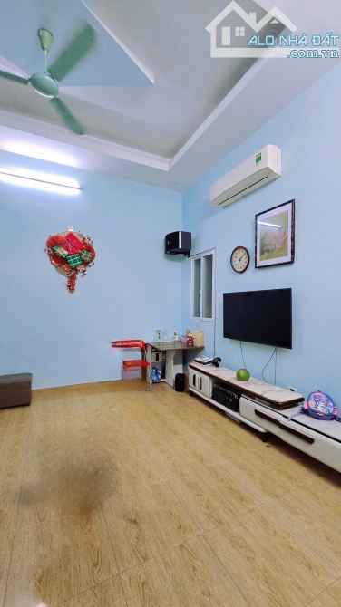 Hoàng Hoa Thám, 52m, Ngõ thông gần phố, Nhà dân xây đẹp, Sổ chính chủ, Giá đầu tư, Hiếm - 1