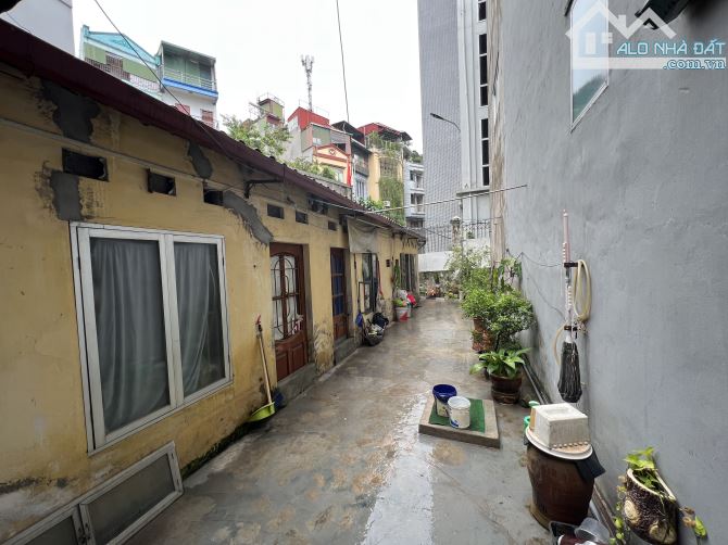 Hiếm, Trần Khát Chân, 150m, Lô góc, Nở hậu, Sổ vuông, Ngõ nông gần phố, Tiện ích bạt ngàn - 1