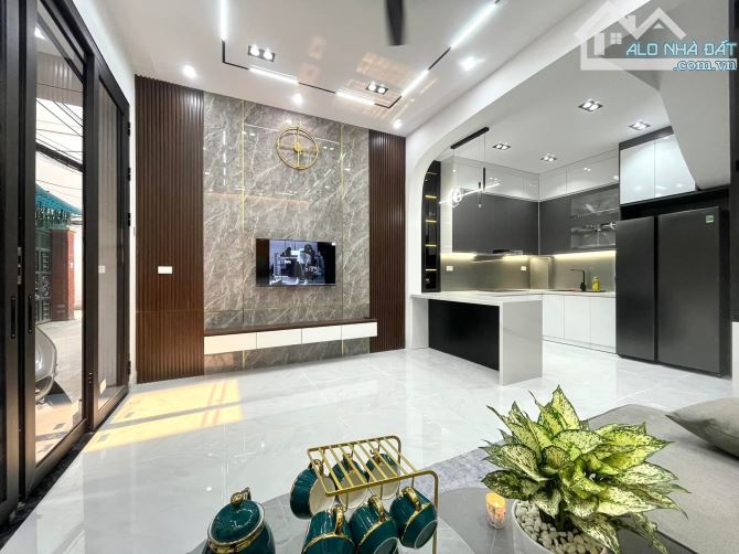 - Bán nhà Trần Cung, 10m ô tô, sát phố, nội thất xịn sò, 48m2, 9.9 tỷ. - 1