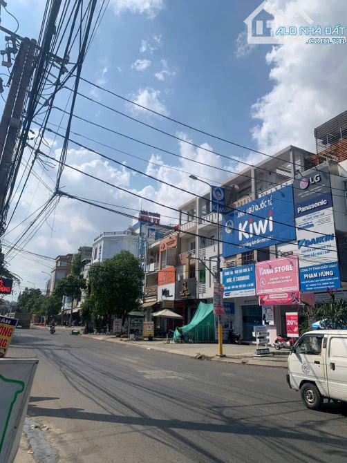 Bán nhà 1 trệt 1 lầu sổ riêng thổ cư p. Long Bình - 1