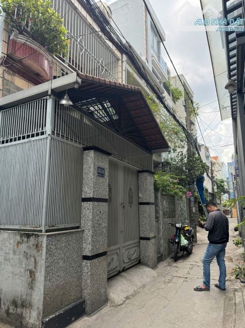 CẦN BÁN NHÀ TRUNG TÂM PHÚ NHUẬN 💰 Giá: 6 tỷ 500 triệu ( KTL ) 📍  Hẻm 2 mặt tiền - 1