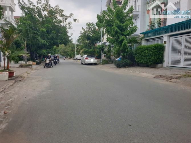 BÁN ĐẤT VUÔNG Ô TÔ TỚI ĐẤT,HUỲNH TẤN PHÁT,PHÚ THUẬN QUẬN 7, 96M2(6.9X13.5)-GIÁ 7.2 TỶ - 1