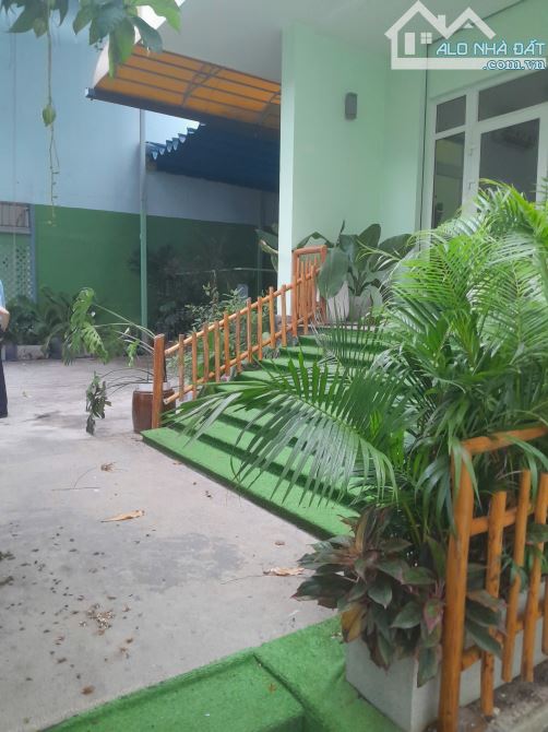 CHO THUÊ BIỆT THỰ 658/23-25-27 CÁCH MẠNG THÁNG 8, Q3, DIỆN TÍCH: 17X23m, HẦM 3 LẦU, 100TR - 1