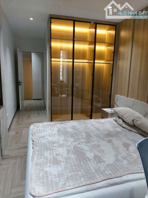BÁN NHÀ 4.5 TẦNG (31M²), THIẾT KẾ HIỆN ĐẠI, TỐI ƯU CÔNG NĂNG - 1