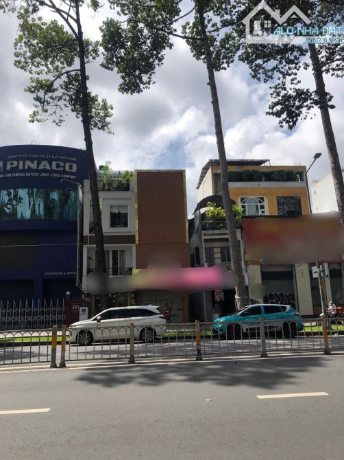 BÁN GẤP GÓC 2MT  ĐƯỜNG TRẦN HƯNG ĐẠO - P.CÔ GIANG - Q.1 KC,4 TẤM,4,2X20M2,GIÁ 49 TỶ - 1