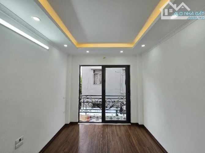 - Bán nhà Trần Cung, 10m ô tô, sát phố, nội thất xịn sò, 48m2, 10 tỷ. - 1